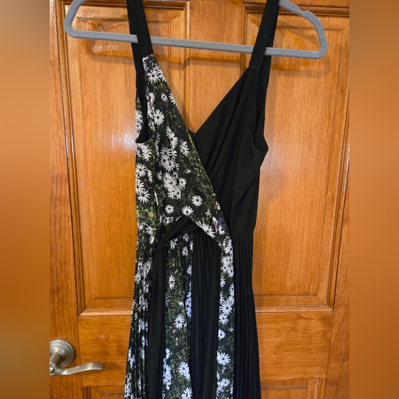 DELFI Collective "Camille" Floral Black Green Pleated Midi Sleeveless Dress S - Picture 3 of 4